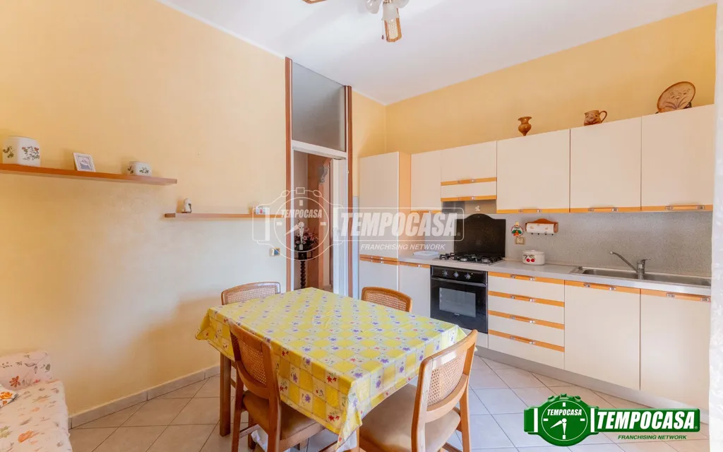 Cuisine - Trilocale with Balcony in Mesero
