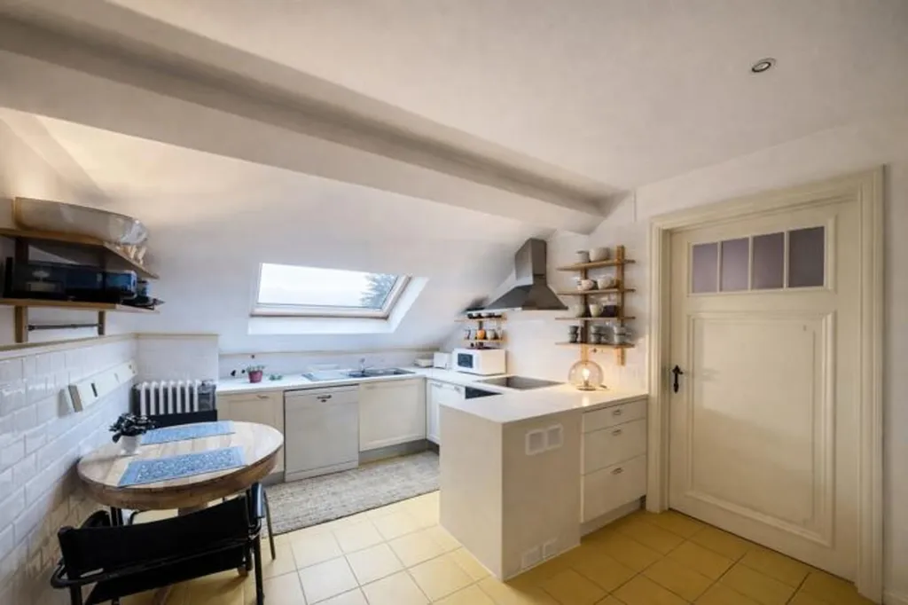 Cuisine - Appartement Meublé avec Vue Nord à Woluwe-Saint-Pierre