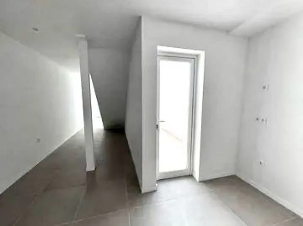 hallway_entrance