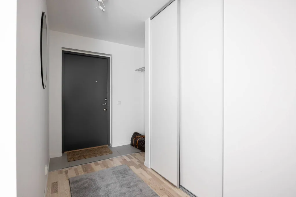 Esik - Modern Apartment with Balcony in Karlastaden