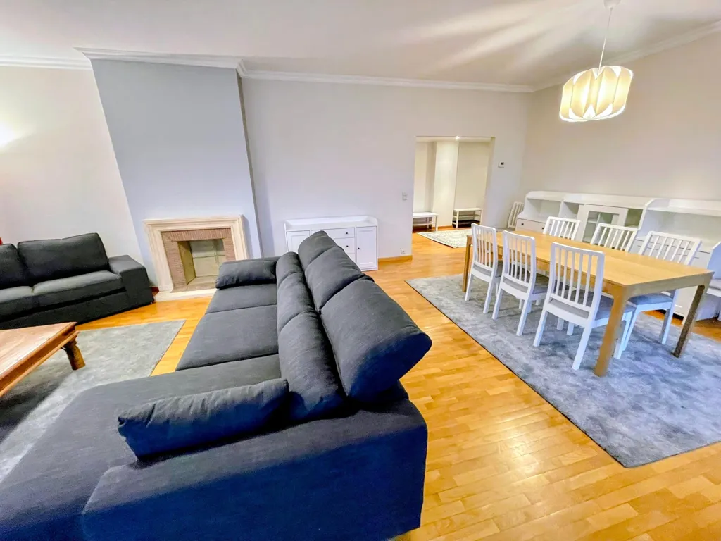 Séjour - Appartement Élégant avec Terrasse dans le Quartier des Ambassades