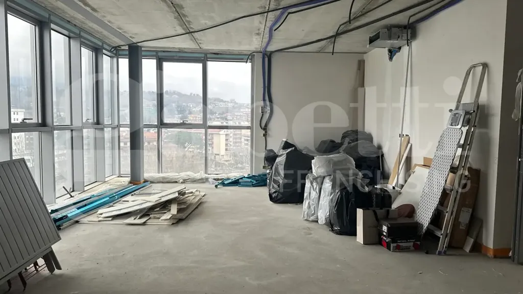 Pièces - Modern Apartment with Balcony in Avellino