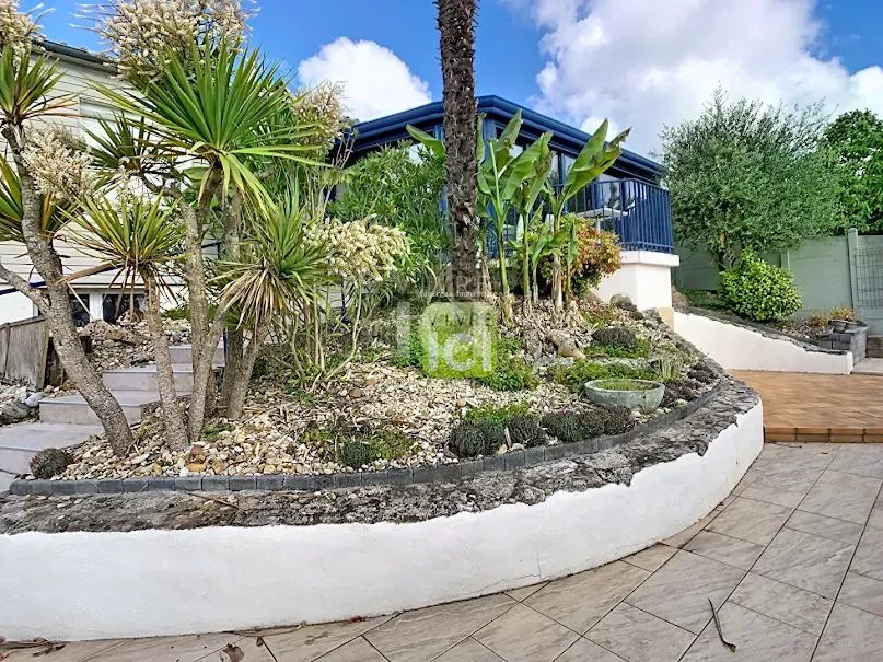 Jardin - Maison de 7 Pièces avec Piscine à Cholet