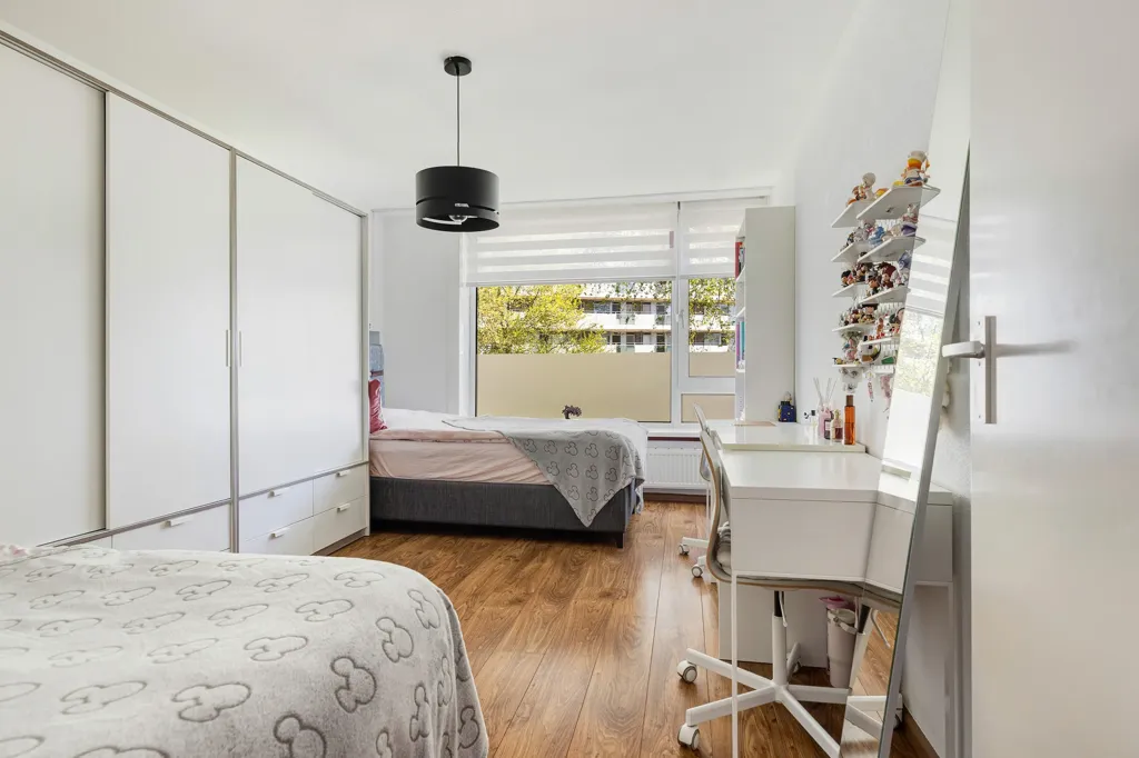 Magamistoad - Galerij Flat with Garden in Rotterdam Overschie