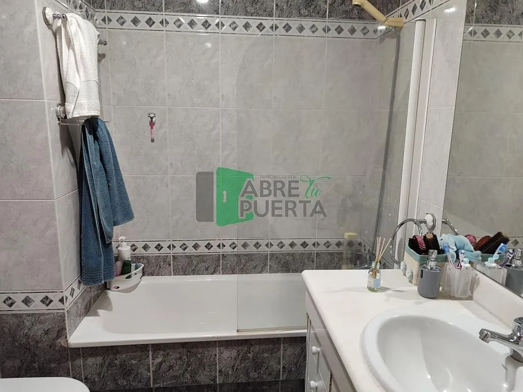 Bathrooms - Duplex with Terrace in Ourense