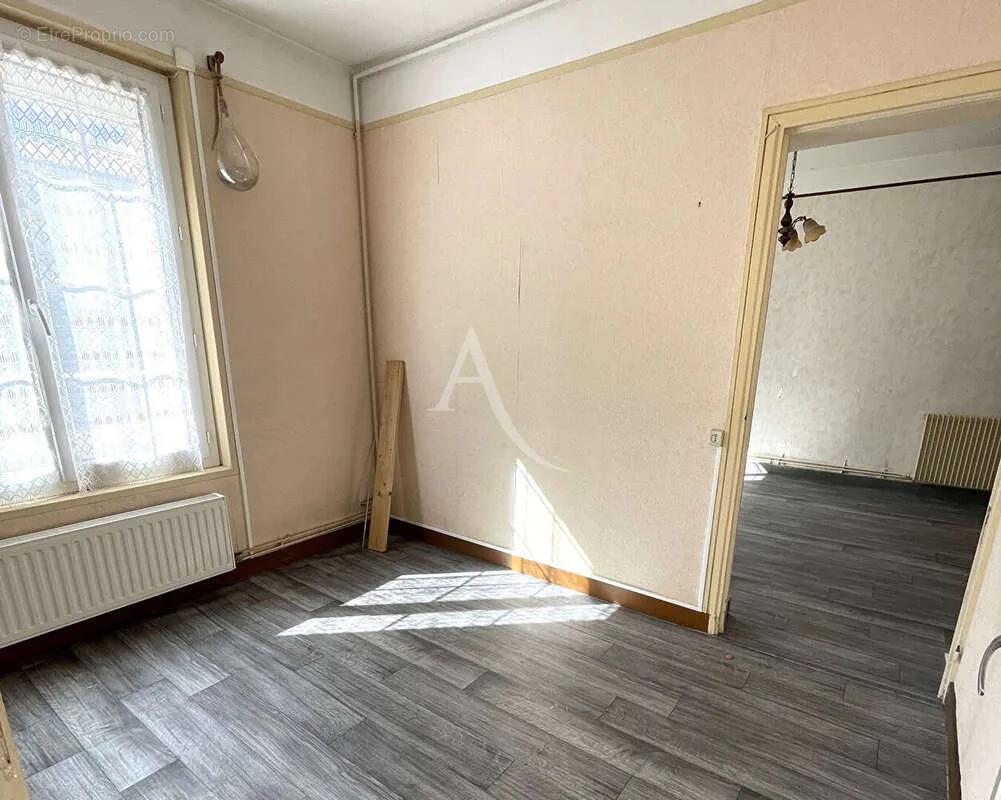 4-toaline maja asukohas Evreux