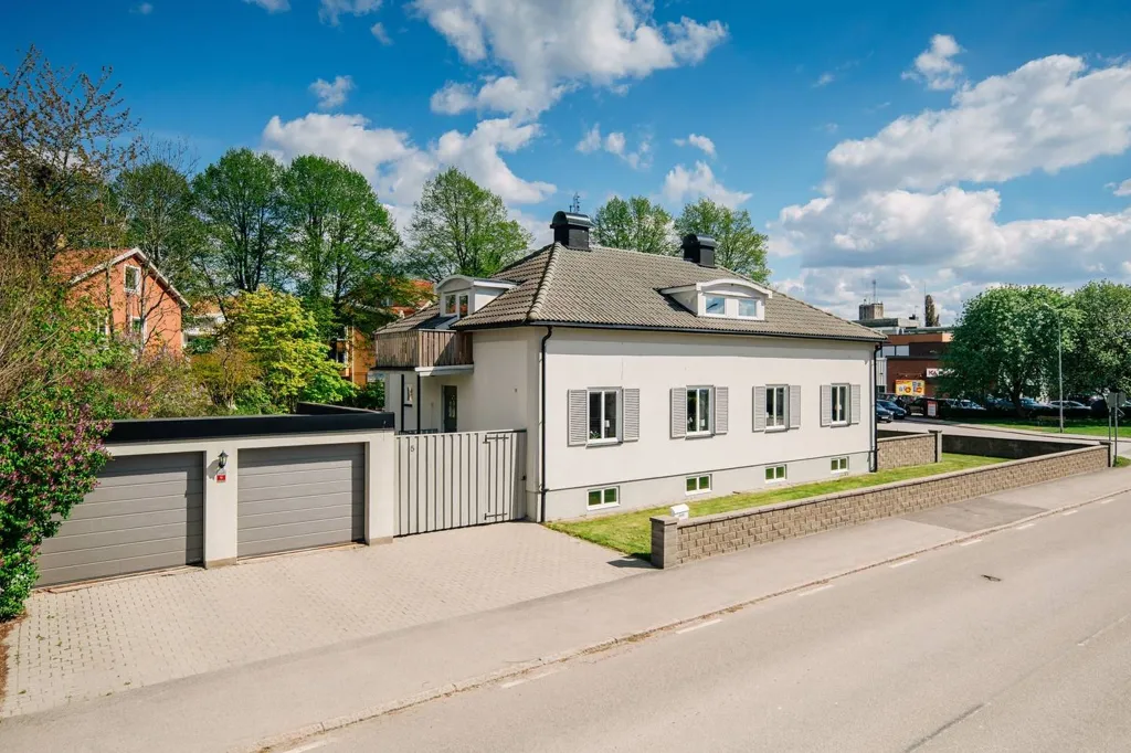 8-room house in Töreboda kommun