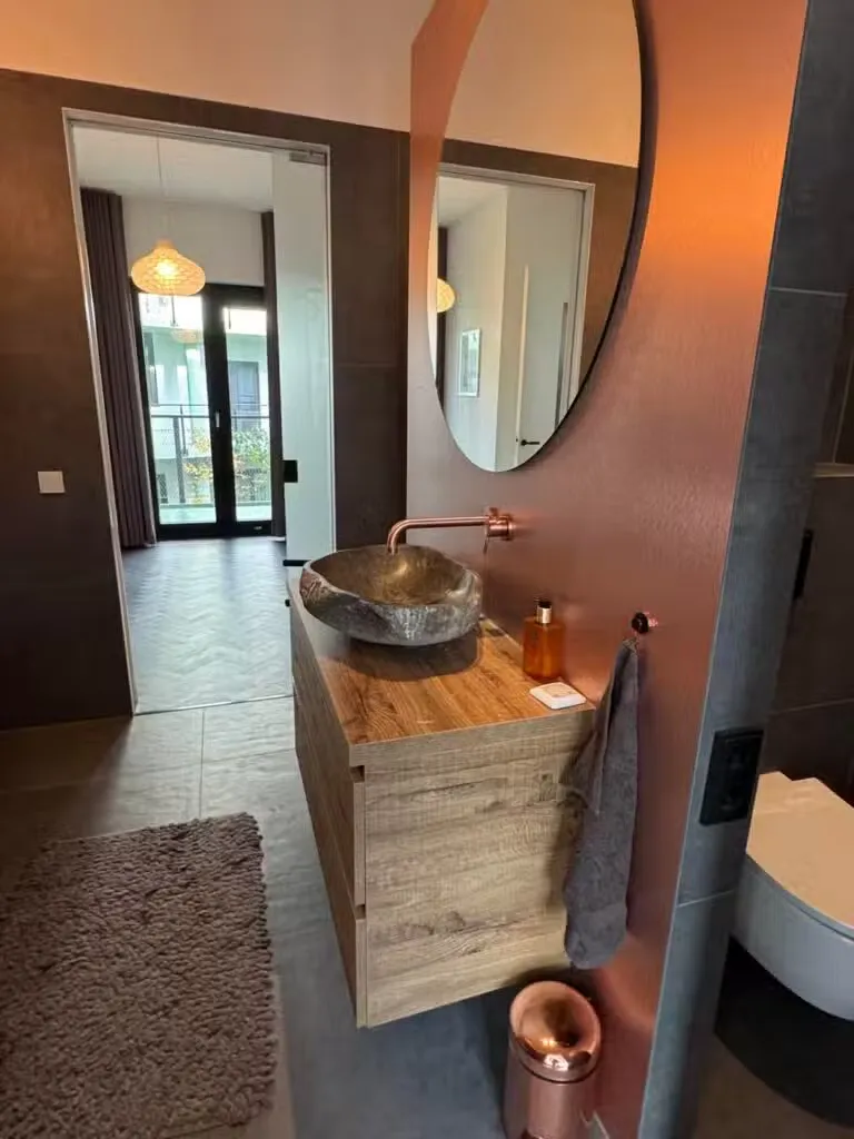 Vannitoad - Modern Apartment with Patio in Maastricht