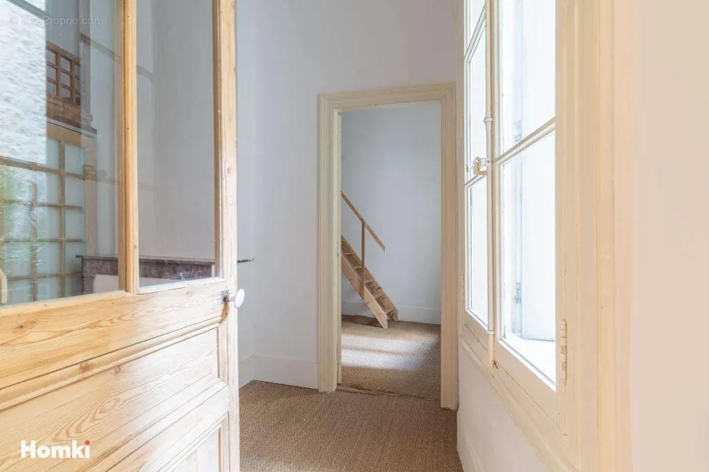 Esik - Type 2 Apartment with Balcony in Montpellier Gambetta