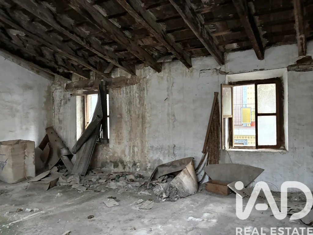 Rooms - Townhouse for Renovation in Llíria Centre