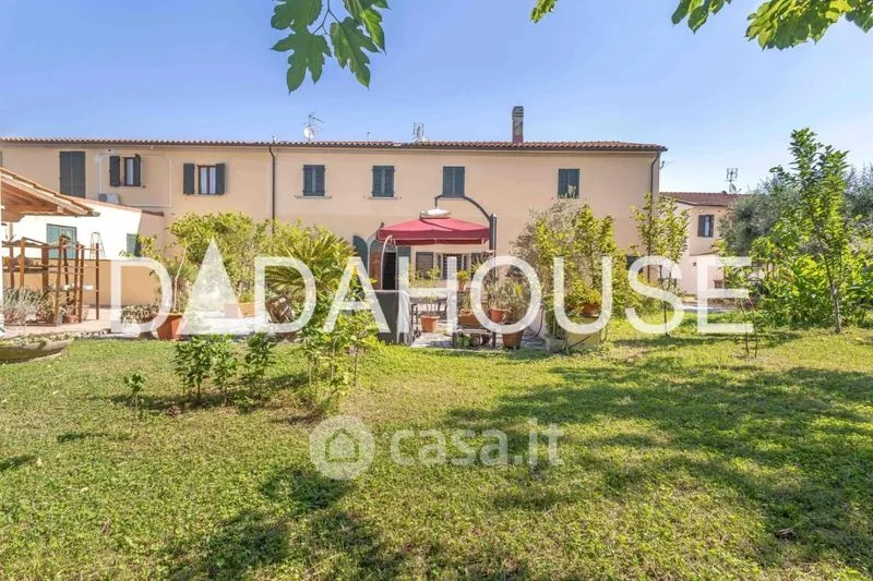 Aed - Rustic Corner House with Garden in Cascina