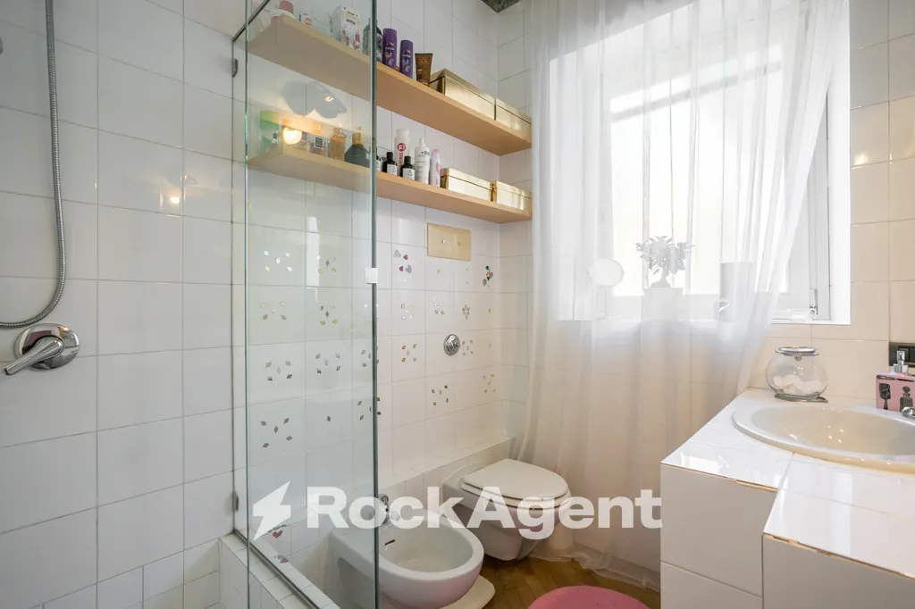 Salles de bain - Apartment with Terrace in Bergamo