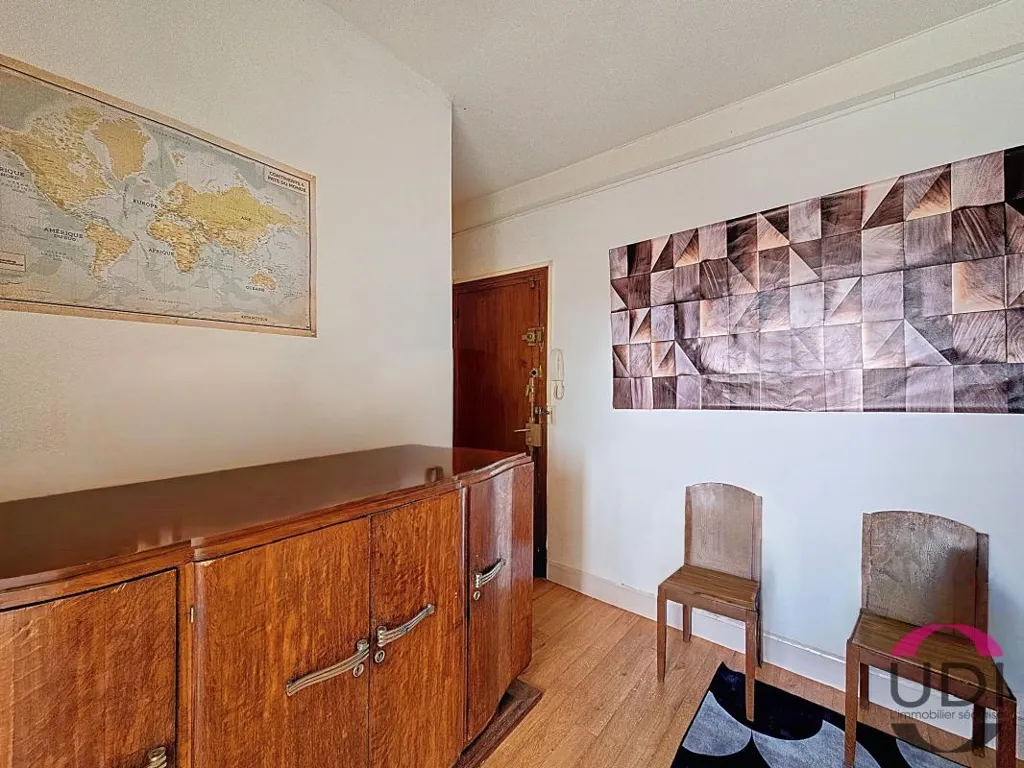 Esik - Flat with Parking in Montluçon Centre