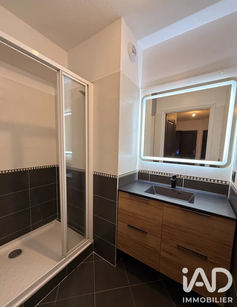 Bagni - Modern Apartment with Balcony in Cessy