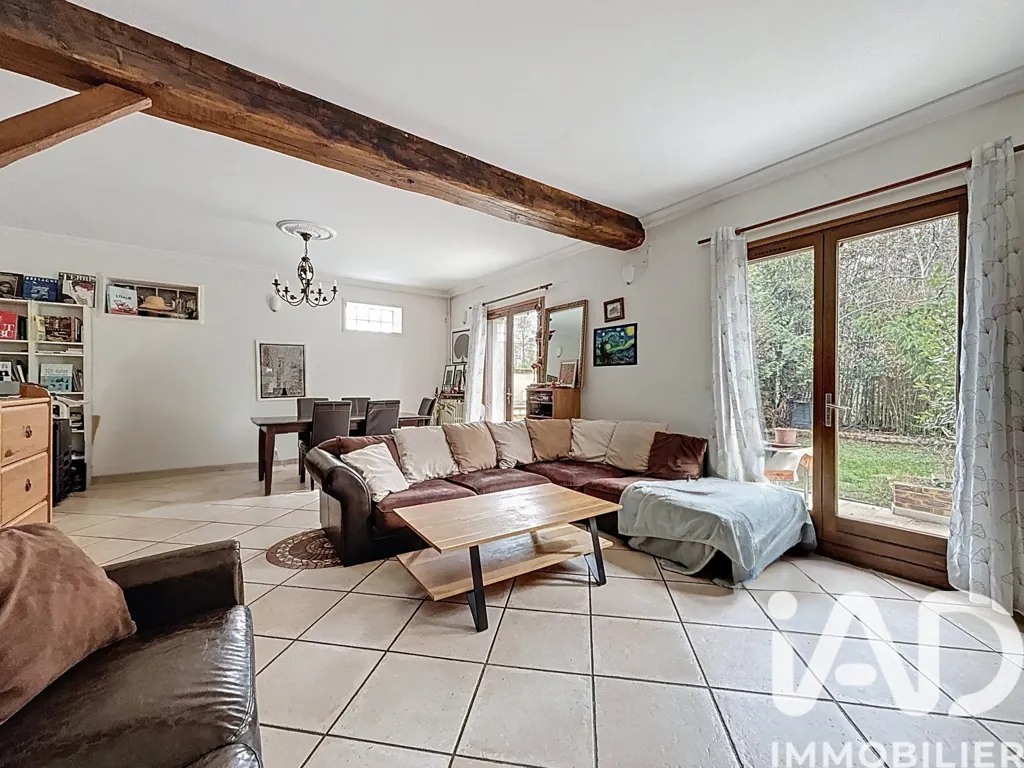 Wohnzimmer - Charming Villa with Garden in Port-Aviation