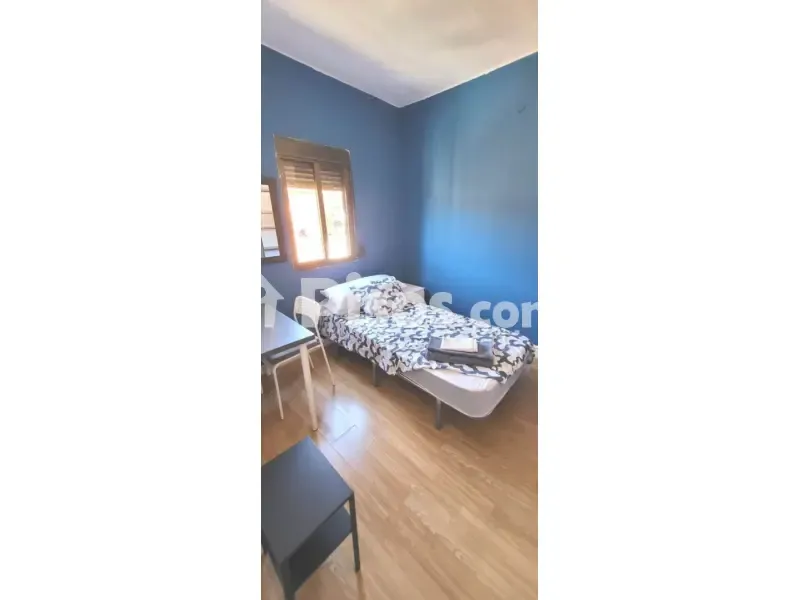 Magamistoad - Student Flat with Balcony in Montcada