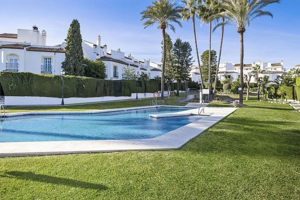 Pool - Semi-Detached House with Pool in Bel Air