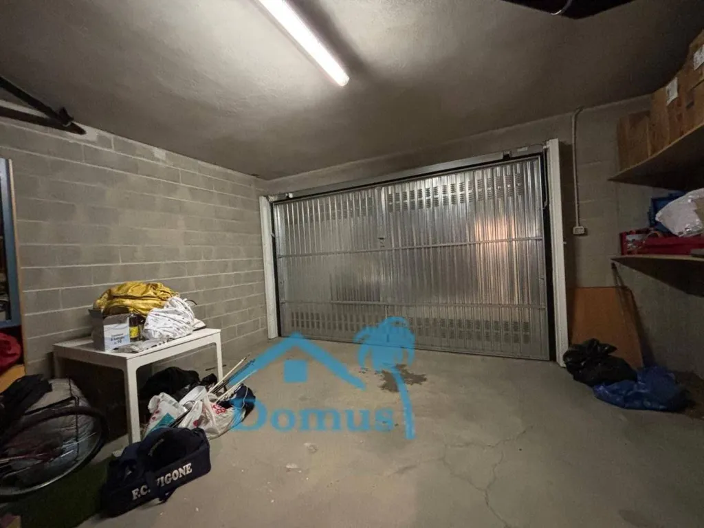 Garage - Villa with Garden and Fireplace in Pinerolo
