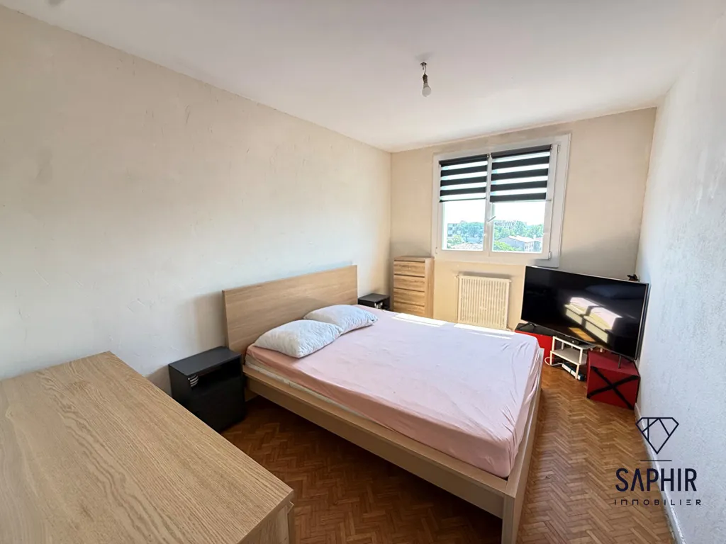 Magamistoad - 3-Bedroom Apartment with Balcony in Colomiers