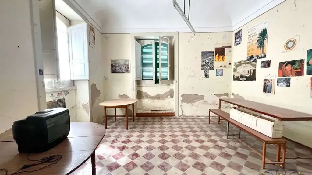 Kabinet - Villa with Apartments in Siracusa's Borgata