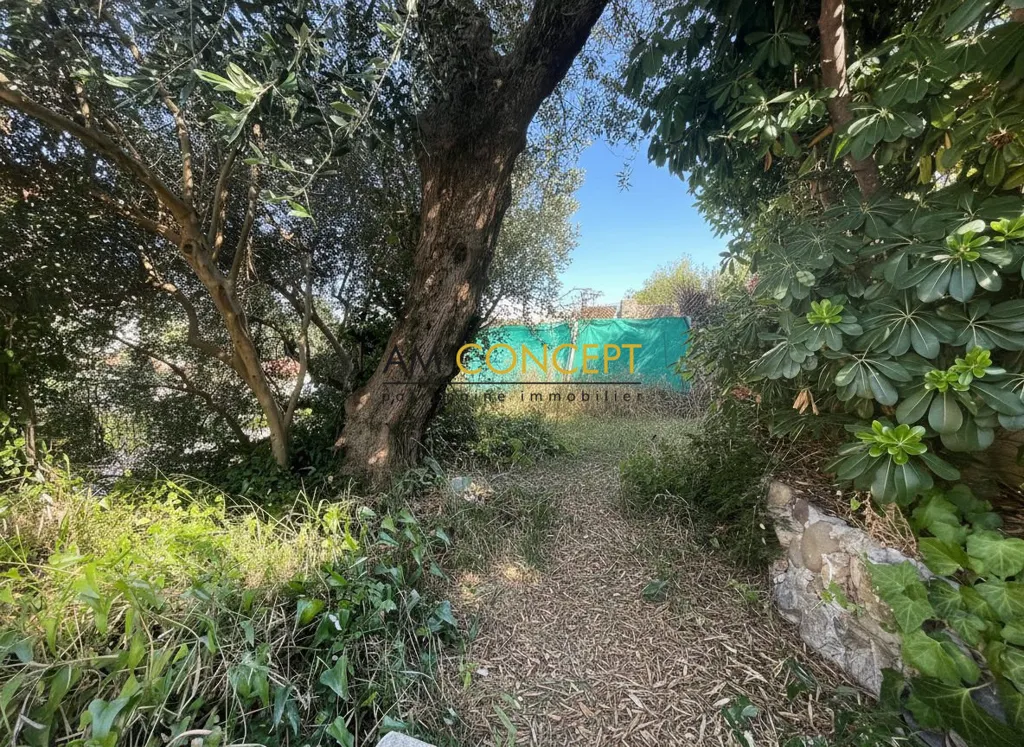Aed - 5-Piece House with Garden in Nice West
