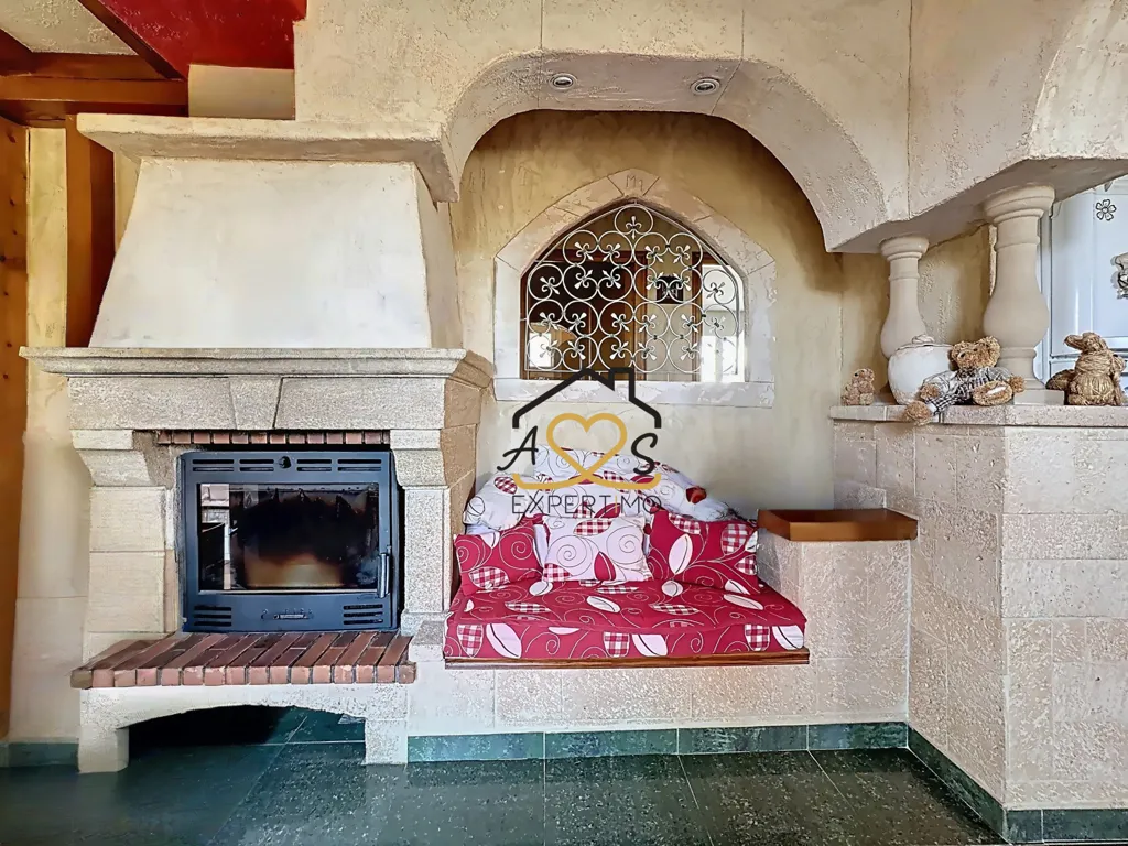 Soggiorno - Charming Flat-Plan House with 180° View in Billom