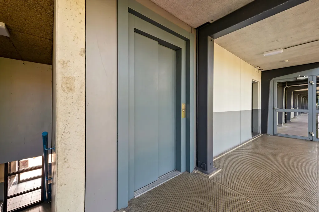 Entrée - Galerij Flat with South-Facing Balcony in Maassluis