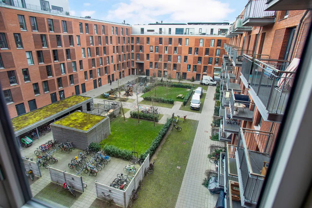 Aed - 3-Bed Apartment with Balcony in Sydhavnen