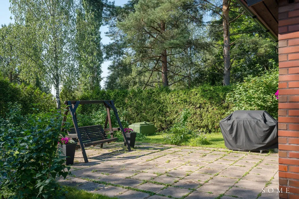 Jardin - Spacious Detached House with Garden in Tuusula