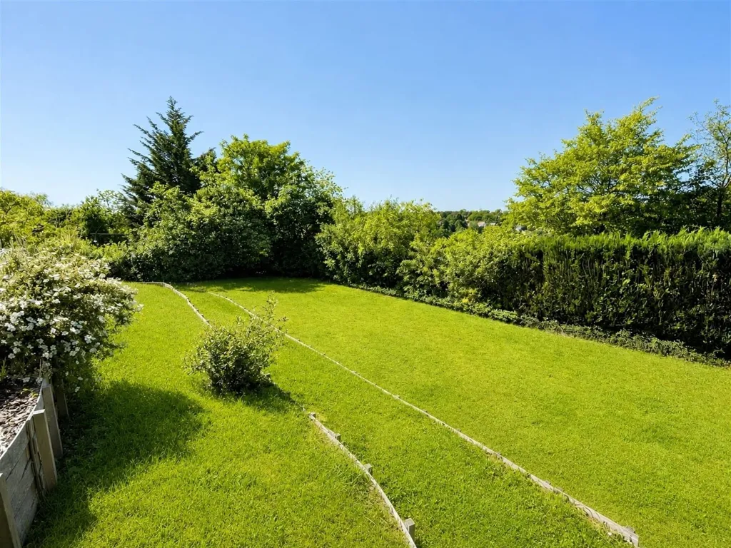 Garden - Renovated House with Garden in Limelette