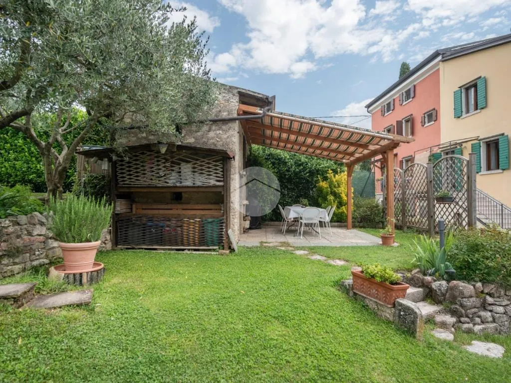 Giardino - Rustic Corte with Pool in Costermano