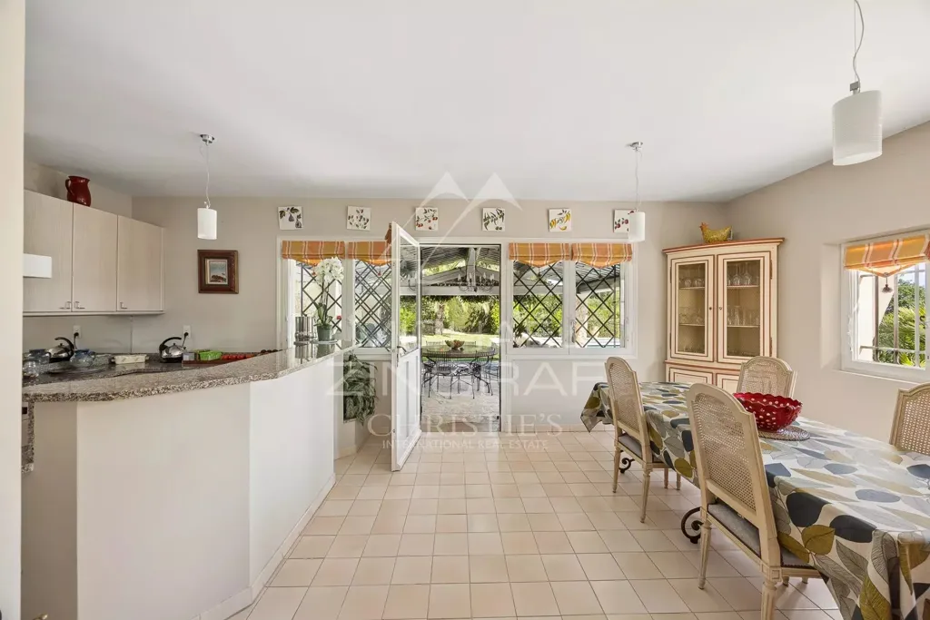 Cuisine - Villa avec Piscine Chauffée à Vence