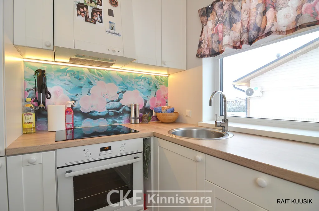 Cuisine - Four-Bedroom House with Terrace in Tõrvandi