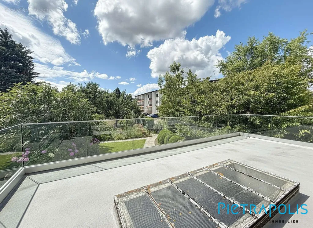 Terrasse - Appartement 4 pièces à Valleiry