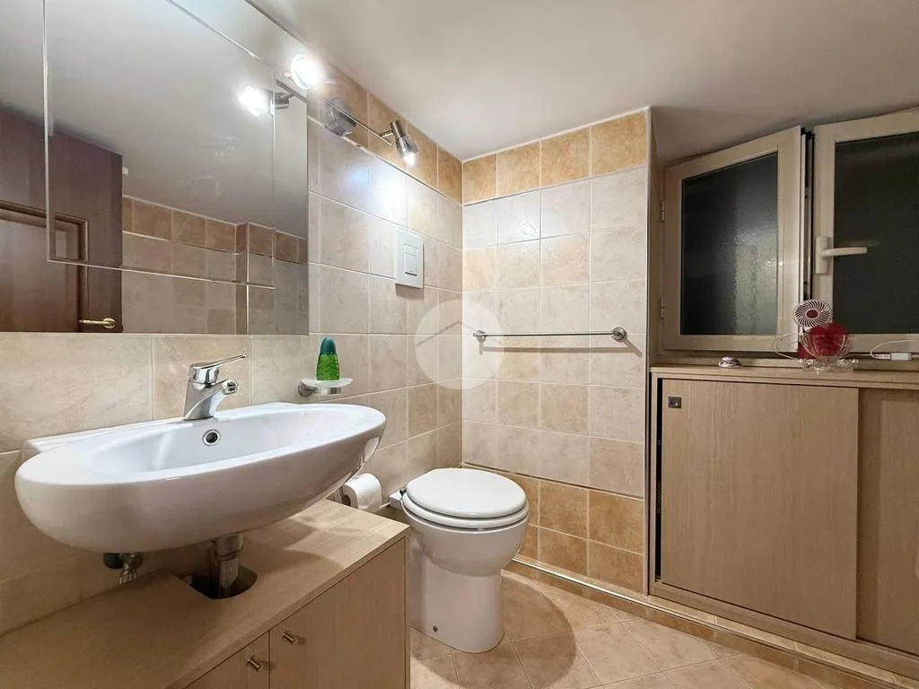 Bagni - Palazzo with Multiple Units in Vico della Tofa, Naples