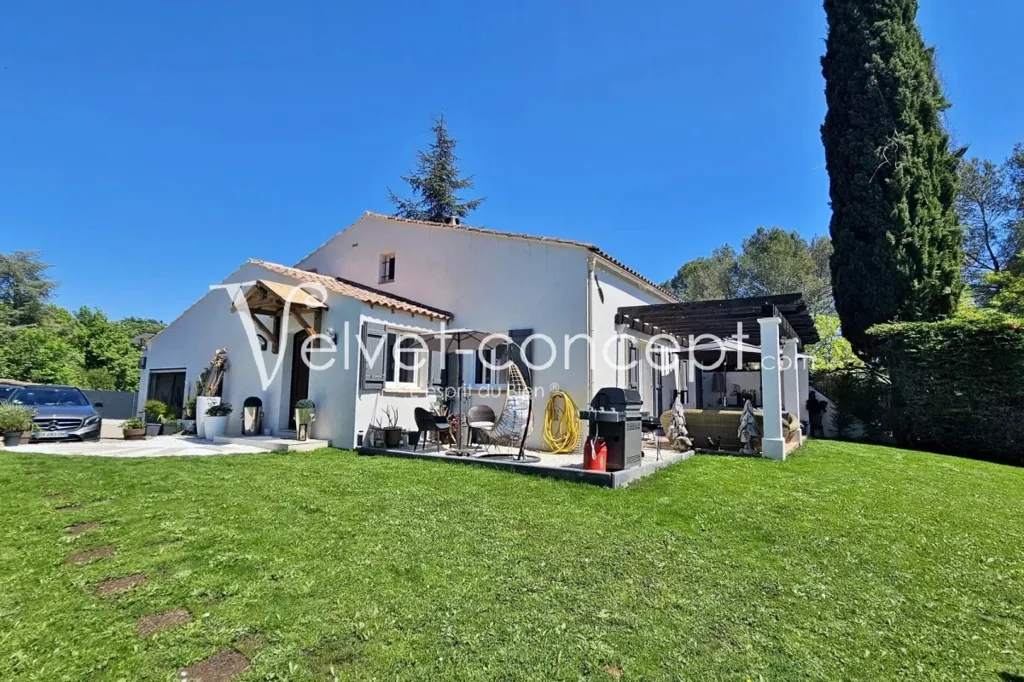 Välivaade - Charming Villa with Pool in Plascassier