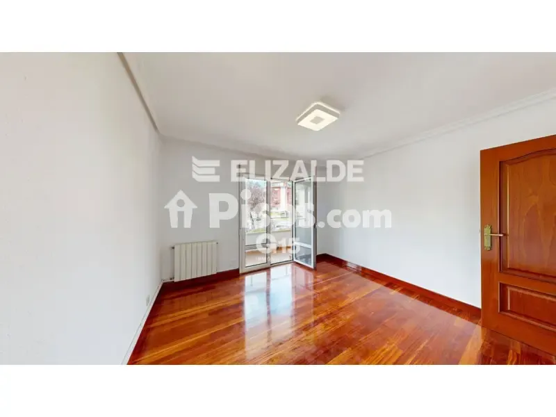 Magamistoad - Apartment with Balcony near Hernani Town Centre