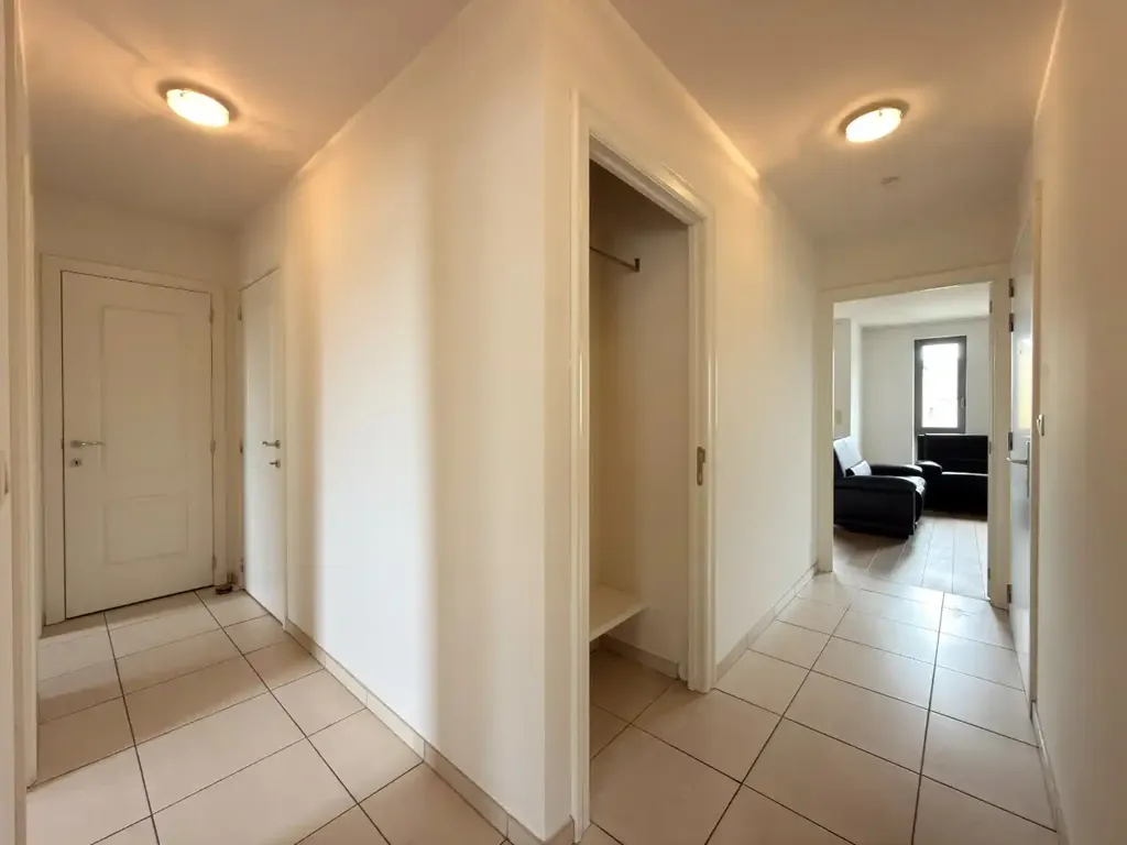 hallway_entrance