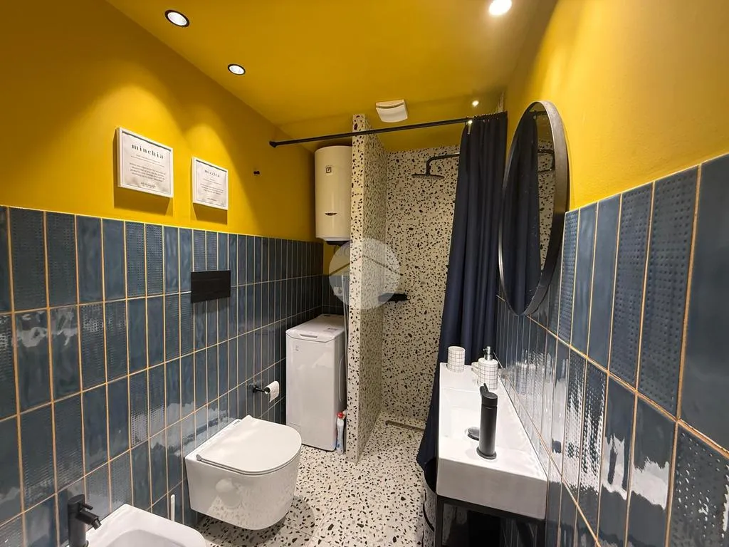 Bagni - Triplex with Balcony in Palermo Centre