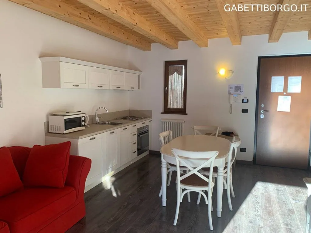 Salle à manger - Modern Apartment with Balcony in Limone Piemonte