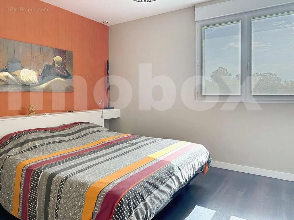 Bedrooms - Architectural House with Garden in Ligné