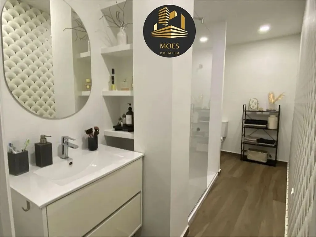 Salles de bain - Apartment with Air Conditioning in Belén, San Roque