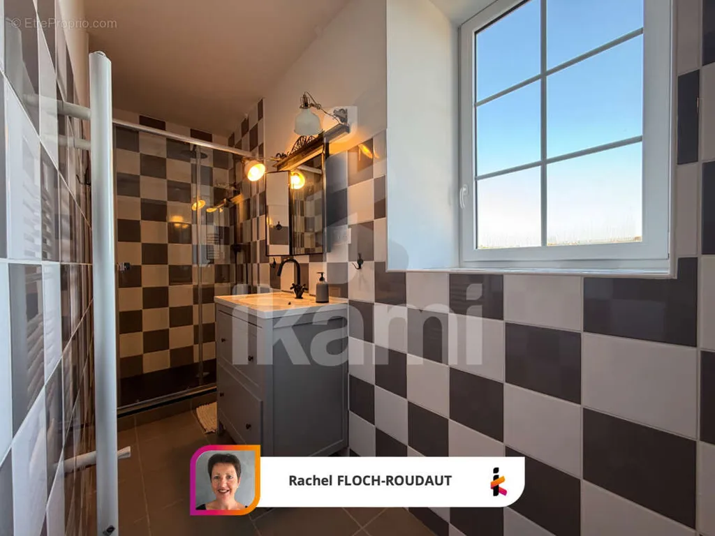 Salles de bain - Appartement T2 avec Balcon à Pont Aven