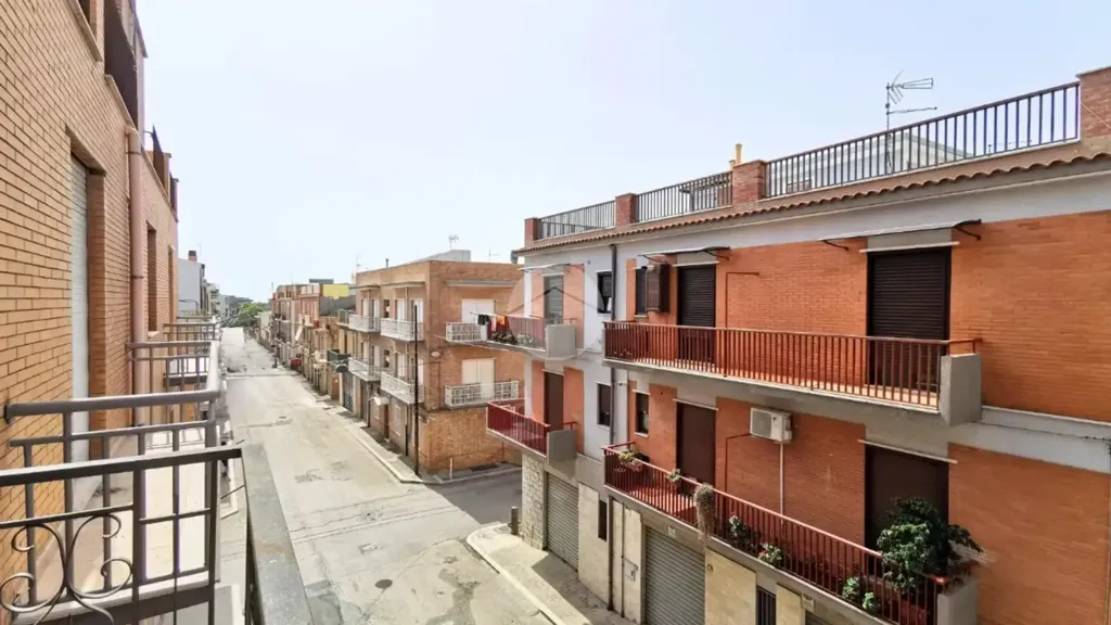 Balcon - Independent House with Courtyard in Lucera