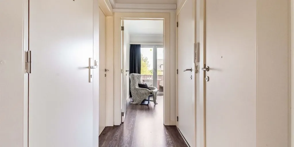 Esik - Renovated Apartment with Garage in Ekeren