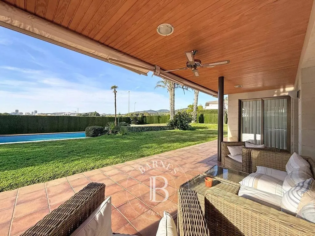 Terrass - Luxury Villa with Pool in El Masnou