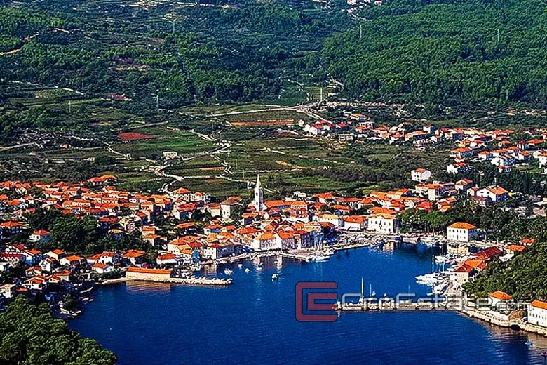 Stone House by the Sea in Hvar