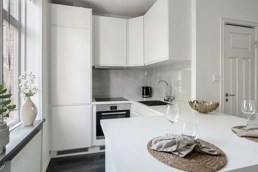 Köök - Charming Two-Bedroom Flat with High Ceilings in Helsingborg