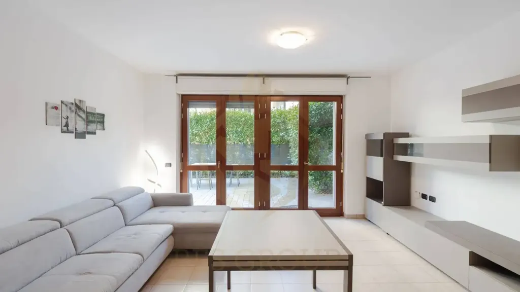 Elutuba - Modern Flat with Private Garden in Monza