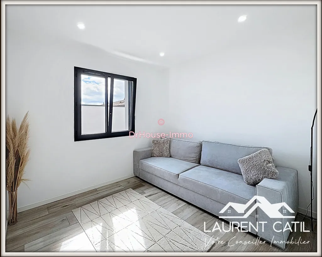 Magamistoad - Contemporary House with Terrace in Romans Ouest